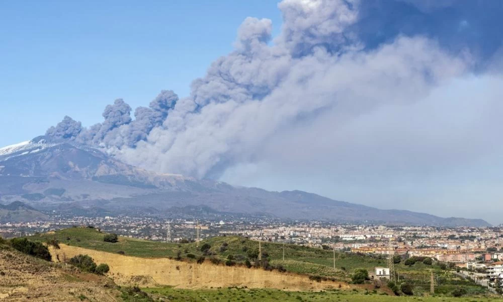 Αίτνα: Η πορεία της ηφαιστειακής τέφρας προς την Αθήνα